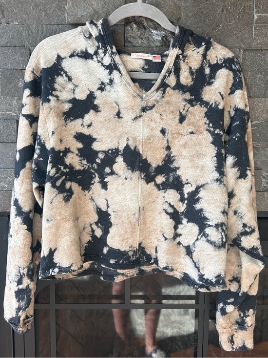 Maronie Tops - Maronie Reverse Tie Dye Cropped V-Neck Hoodie